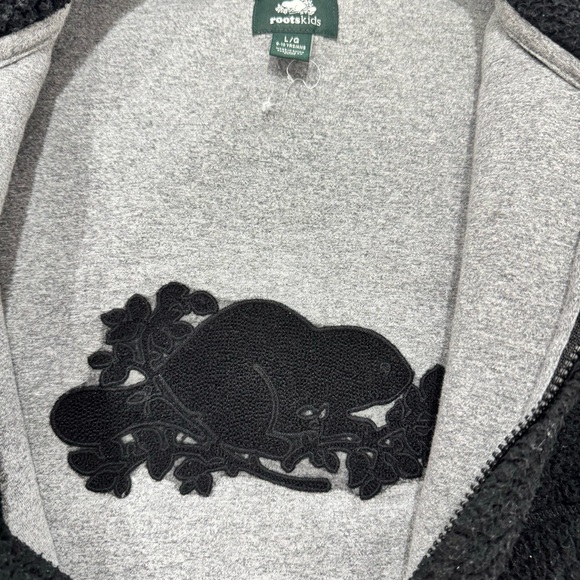 Youth Roots Zip-Up Sweater | (Unisex) Size Large | Black with Beaver Logo - Picture 3 of 4